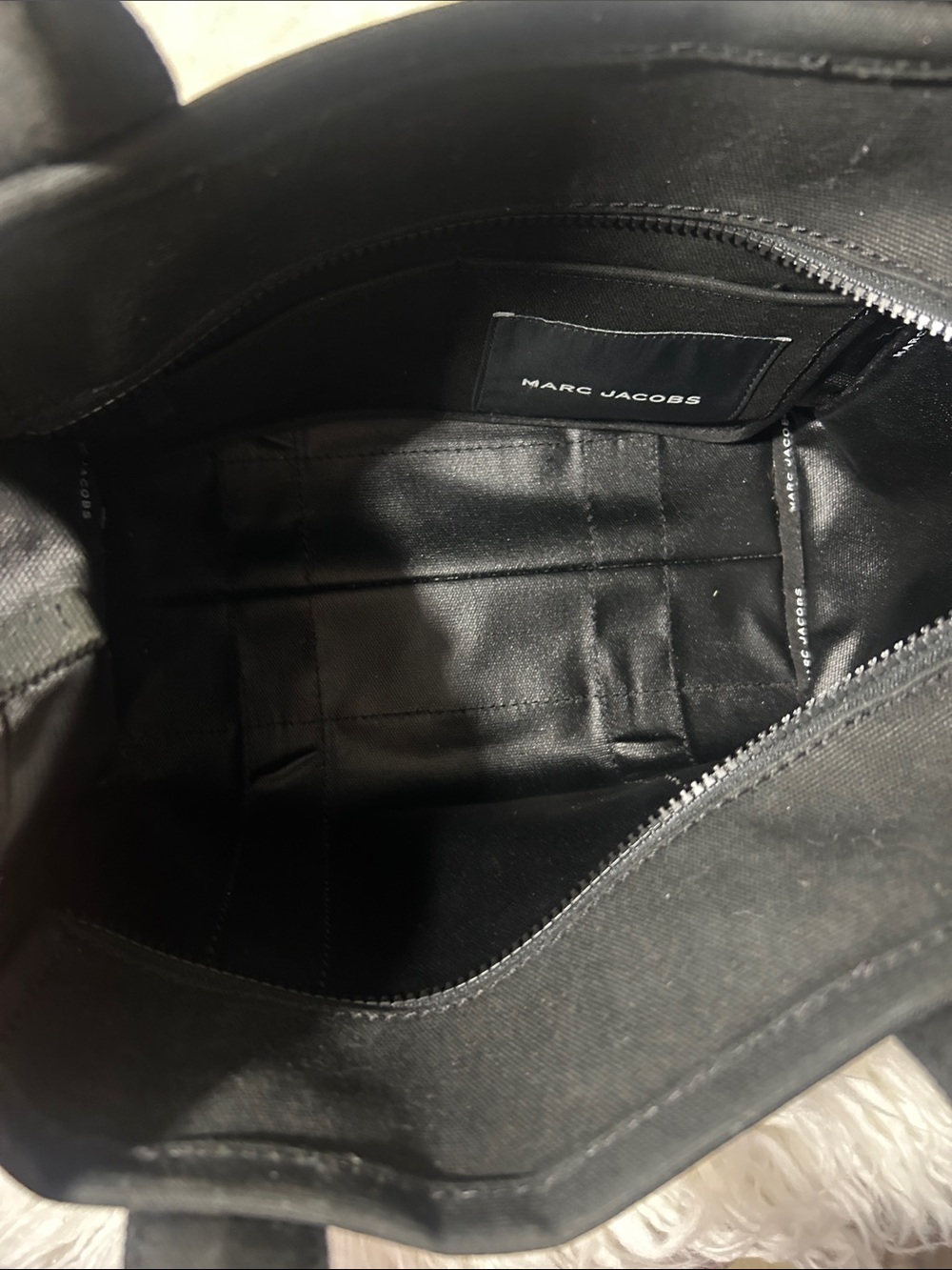 Marc Jacobs Black The Tote Bag with Adjustable Strap medium - Picture 4 of 10